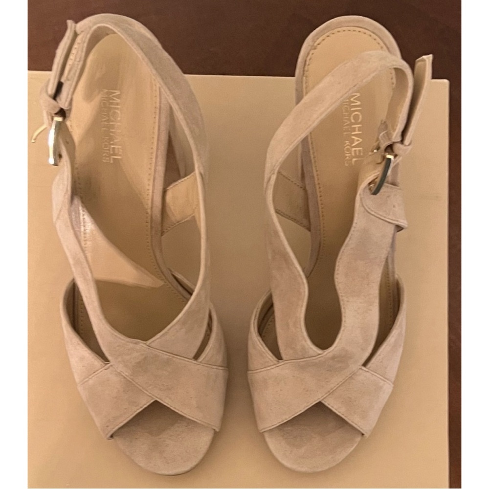 Michael Kors | Becky Platforms, Peep toe, Sude, Slingback, Size 8; color: Sand